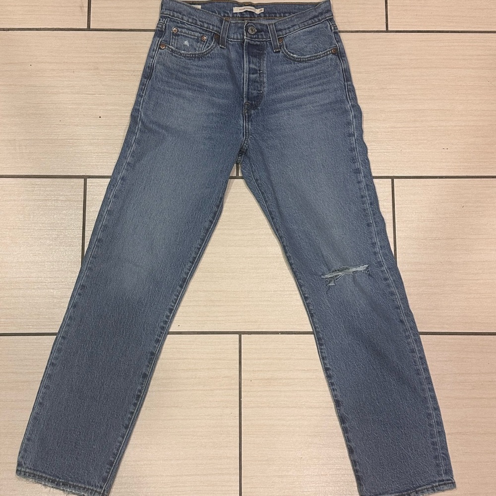 Levi’s straight leg jeans